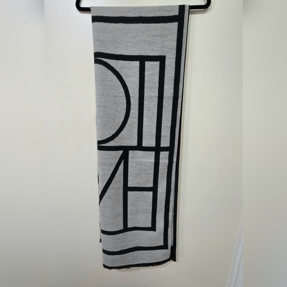 Black & Gray Reversible Knit Wrap/Scarf - Picture 13 of 14